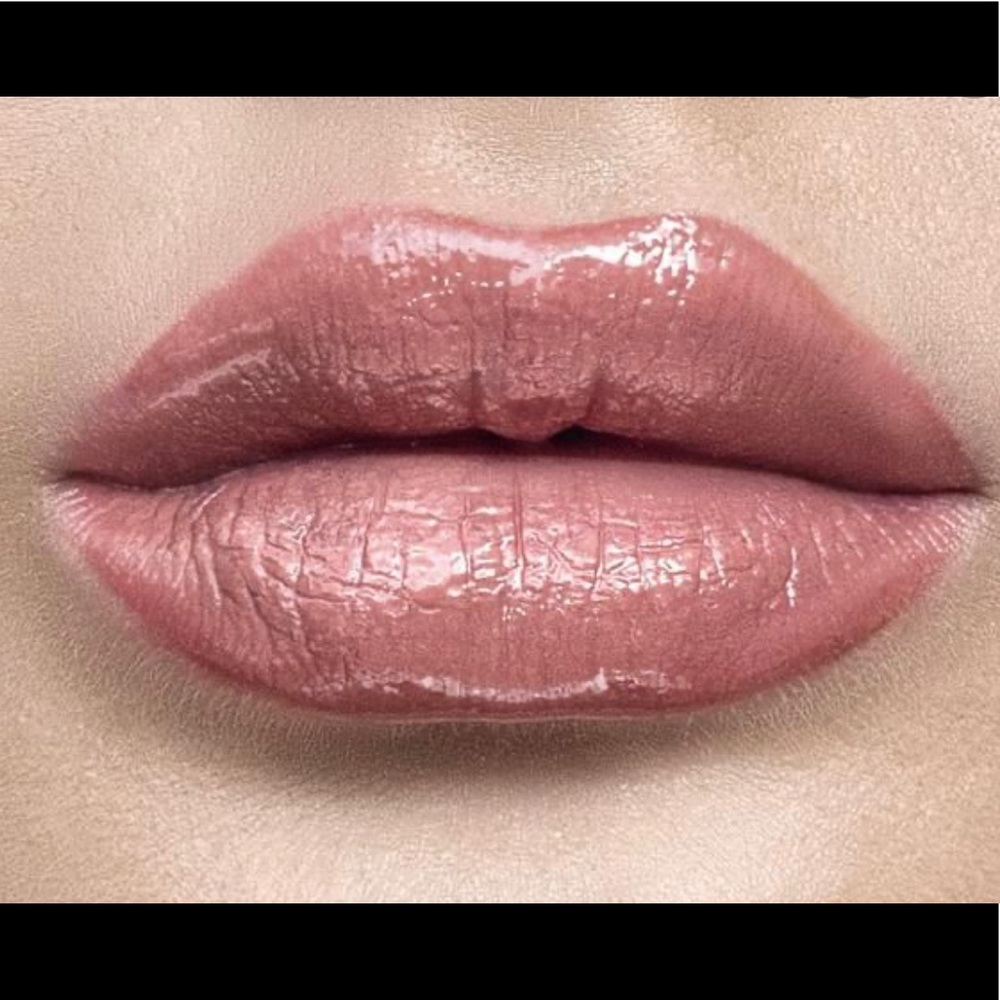 ‼️5/$20‼️ The Beauty Crop Lip Brûlée in Panna Cotta